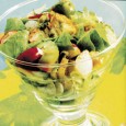 Cocktail de pui Poate va veti fi saturat si dumneavoastra de platourile cu salamuri si branzeturi, de salatile de icre, vinete ori boeuf, de ciupercile cu maioneza sau de pateul de ficat. Asa...