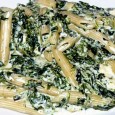 Penne cu spanac și gorgonzola O minune de rețetă, numai bună primăvara, dar care se poate face oricând, datorita neprețuitului sprijin al spanacului congelat. Sună poate un pic mai ciudat dar, în mod sigur, vă...