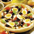 O pizza aproape de post, daca n-ar interveni in naratiune branza si ouale. O reteta care ne arata inca o data saracia Siciliei si care, in acelasi timp, ne demonstreaza...
