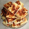 Plăcintă dobrogeană Plăcintă dobrogeană, sau creață, sau mocănească. Mai multe nume, dar asta nu prea contează, pentru că avem de-a face cu aceeași minunăție de plăcintă cu brânză. În Dobrogea, ea nu...