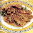Pulpă de miel cu sos de usturoi Tare gustoasă mai e și versiunea asta de friptură de miel la tavă! O rețetă în care lămâia și usturoiul își schimba cu voioșie rolurile, prima folosindu-se pentru împănare, în...