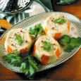 Budincuțe de praz cu surimi De la o vreme încoace găsim surimi la greu, și nu numai în magazinele specializate, dar chiar și la raioanele de pescărie ale magazinelor alimentare mai serioase. Păi, dacă tot...