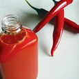 Sos de ardei iuti (Hot Sauce) Din partea mea, prefer ardeii iuti marinati in otet, cu mirodenii (da, promit sa dau cat de repede si modul asta de preparare, numai sa apuc sa-i pun). Dar am...