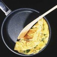 5 sfaturi pentru o omletă perfectă Ei, sigur că ştiţi cum se face o omletă absolut minunată, sunt ferm convins de chestia asta. Dar fiindcă, pe de o parte, m-am convins că blogul ăsta este citit...