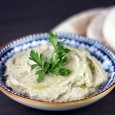 Baba ghanouj Când vă povesteam, nu demult, despre diversele variante ale salatei autohtone de vinete, vă promiteam în încheiere că vom face, odată şi-odată, o incursiune şi pe alte meleaguri, pentru a...