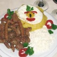Adică, mai pe (vechi) româneşte, pomana porcului, fiindcă asta-i tochitura, iubiţi comeseni, şi nicidecum altceva. Iniţial o improvizaţie strict casnică, mâncată doar cu prilejul tăierii godacului (de unde şi un...