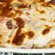 Musaca de vinete Dacă despre variantele cu dovlecei și cu piure de cartofi ale acestei mâncări am vorbit deja, iaca vine mai la vale și versiunea cea mai buna a musacalei (părere absolut...
