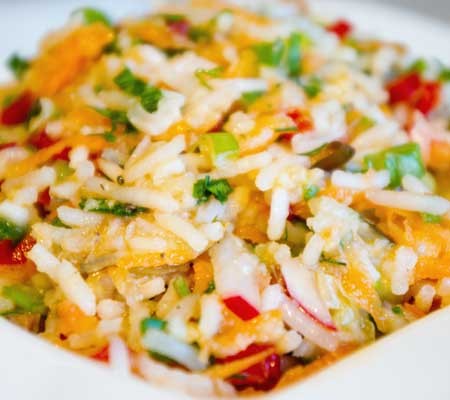 Salată de orez cu pește afumat