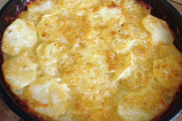 Gratin Dauphinois, sau cei mai faimoși cartofi cu smântână
