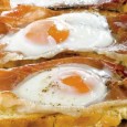 Tartine calde la cuptor cu ochiuri O improvizație tare plăcută, care poate reprezenta pe masa noastră atât un aperitiv cald spectaculos, cât și un minunat pretext pentru un pahar de vin alb cu prietenii. Se face...