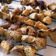 Pinchitos, adică frigăruile spaniole Despre Pinchitos (sau Pinchos Morunos) se crede că au fost introduse în bucătăria spaniolă de mauri, dar de-a lungul timpului s-a cam renunțat la carnea de miel (care se mai...