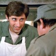 Pește cu sos de votcă, M*A*S*H style Dacă ați urmărit celebrul serial M*A*S*H, este aproape imposibil să nu-l țineți minte pe bucătarul Igor. Igor Straminsky, pe numele său complet. Timp de 9 sezoane, Hawkeye, Trapper, B.J., Klinger,...
