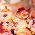 Înghețată cu migdale și cireșe confiate Chiar foarte simpatică și tare gustoasă înghețata de mai la vale, care mie personal mi-a confirmat, încă o dată, spusa lui Jamie Oliver: dacă știi să faci crema de lapte...