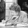 După cum vă spuneam nu demult, domnul Mihai Ovidiu s-a apucat de tradus volumul Juliei Child, Mastering the Art of French Cooking, scris împreună cu Simone Beck și Louisette Bertholl....