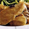 Piept de curcan cu ciuperci și sos de vin cu smântână La friptura asta simplă și excelentă am ajuns oarecum fără voia mea, în sensul că, plecat fiind acum câțiva ani după niște piept de pui și negăsindu-l pre el, m-am...