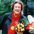 Veau Sylvie, adică friptură de vițel cu șuncă și șvaițer, explicată de Julia Child Să nu credeți că domnul Mihai Ovidiu a stat degeaba în această vară. Dimpotrivă, a continuat să traducă din cartea Juliei Child, Mastering the Art of French Cooking, scris împreună...