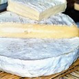 Brie Spre deosebire de celelalte brânzeturi despre care am vorbit până acum (și față de altele despre care urmează să povestim), termenul de Brie desemnează nu o brânză, ci o întreagă...