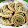 Sandviciuri rulate, cu brânză și verdețuri O jucărie, până la urmă, aceste sandviciuri rulate, dar una tare gustoasă și, mai ales, teribil de simpatică. Și, cum nu-i prea mult de muncă de la ele (la sandvicuri,...