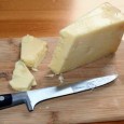 Cheddar Cheddar este, pe scurt, o brânză dură, de culoare galben deschis până la crem, originară din satul englez cu același nume din Somerset. Gustul se dezvoltă odată cu timpul de...