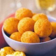 Suppli, adică crochete de orez cu mozzarella Cam așa ar putea fi explicat, pe scurt, acest simpatic aperitiv italian, a cărui denumire se pare că vine de la italienizarea franțuzescului surprise. Acuma, dacă or fi sau nu...