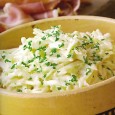 Céleri-rave rémoulade, adică țelină cu sos de muștar Încă o rețetă povestită de Julia Child, trimisă, evident, tot de prietenul nostru Mihai Ovidiu. Și este vorba despre versiunea de post, nu cea făcută prin amestecarea țelinei cu sos...