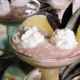 Cremă de ananas cu vin roșu O cremă de ananas simplă și tare bună, cam asta urmează în rândurile de mai la vale. Poate culoarea să nu fie chiar dintre cele mai reușite (însă data viitoare...