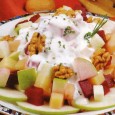 Salată de mere, sfeclă roșie, nuci și șvaițer O excelentă salată de iarnă, tare simplă și foc de gustoasă, ba deasupra și cât se poate de lacto-vegetariană (dar va fi îndrăgită, cu siguranță, toată lumea). Singura problemă ar...