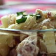Salată de pui cu mere, nuci și maioneză O salată de pui deloc complicată, dar teribil de gustoasă și care, poate mai mult decât în alte cazuri, constituie un foarte bun punct de plecare spre numeroase variante (despre...