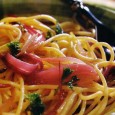 Spaghete cu sos de vin și ceapă roșie O rețetă excelentă, tipică „de sărăcie” (cum sunt atâtea altele în bucătăria italiană), însă cât se poate de interesantă, zilnic pentru vegani și vegetarieni, în post pentru noi ceștilalți. Se...