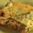 Verde? De ce nu, în fond obținem în felul ăsta un aspect și, mai ales, un gust mai proaspăt, numai bun ca să contrabalanseze „greutatea” nucilor. Dar firește că niște...