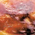 Crema catalană e un desert foarte asemănător cu crema de zahăr ars (este, de altfel, considerată precursoarea acesteia), doar că laptele e bine aromat cu coji de citrice și scorțișoară,...
